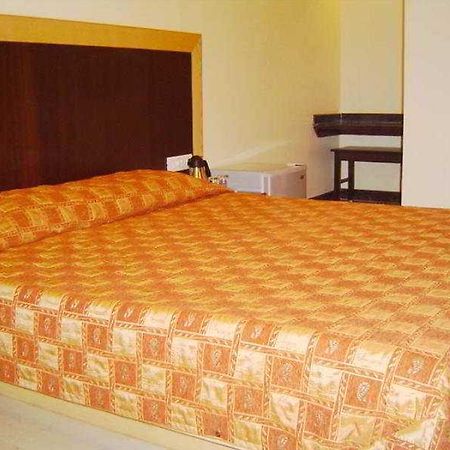 Venus Residency Hotel Бангалор Екстериор снимка